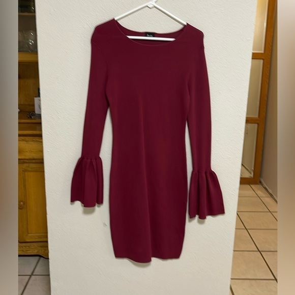 BARDOT Arabella Bell-Sleeve Sheath Dress Size 6 Color Maroon Red - Picture 2 of 5